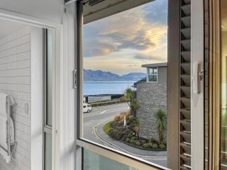 Queenstown Studio with Lake & Mountain Glimpses - 0