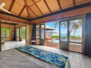 Absolute Beachfront and Pool House - 2