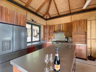Absolute Beachfront and Pool House - 4