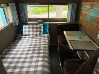 Cozy Vintage Camper, the Tealy Wheely - 6