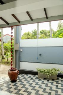 Airport Breeze Luxury Villa - 6