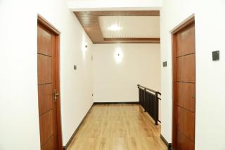 Airport Breeze Luxury Villa - 1