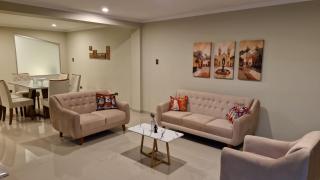 Beautiful and modern apartment steps from the Plaza - 0