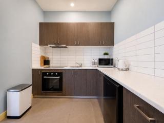Serenity Cloud Apartment in Vibrant Footscray - 4