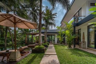 Villa Yuka - Luxury 5BR Ubud Villa, 15m Pool & Jungle Views - 4