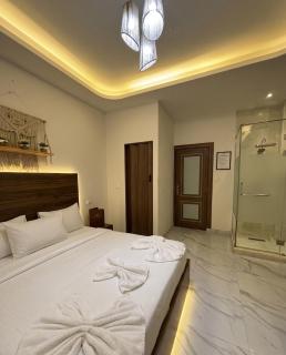 Maravia Grand downtown hotel - 9
