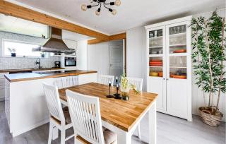 4 Bedroom Cozy Home In Mellbystrand - 5