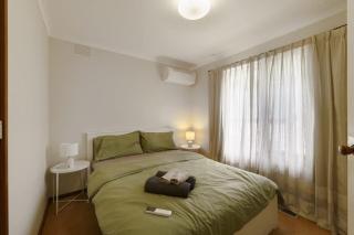Entire Cozy 4 Bedroom House Surrey Hills - 9