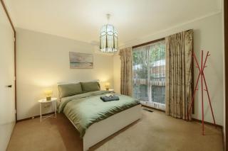 Entire Cozy 4 Bedroom House Surrey Hills - 8