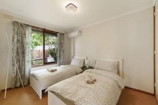 Entire Cozy 4 Bedroom House Surrey Hills - 6