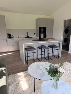 Modern nybyggd lägenhet med hotellkänsla intill sjön Gerdsken - 8