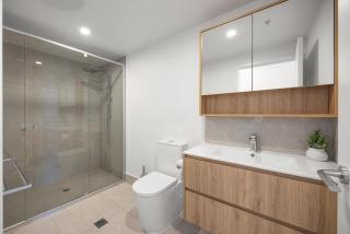 Poolside 2-Bed Apartment at Lake Kawana - 1