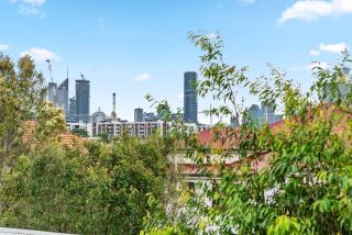 Quiet & Leafy 1BR Apt with Parking, Balcony & Wi-Fi - 6
