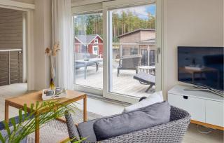 Cozy Home In Brommösund With Lake View - 1