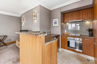 Central 1BR Apt with Sky Tower Views Zodiak Stays - 5