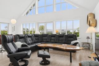Scenic Holiday Home Close To The Water - 7