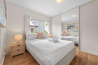 Stylish Apt with Parking, Wi-Fi & Study Desk - 5