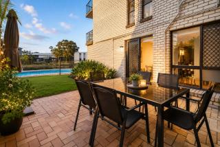 Hacienda Apt 2- Waterfront Escape On the Canal - 0