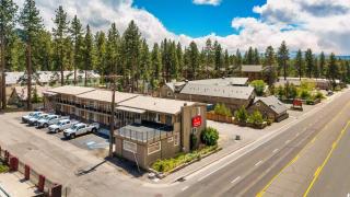 Econo Lodge Inn & Suites Heavenly Village Area - 9