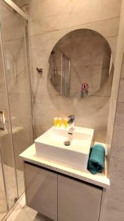Zantis Executive Suites 202 - 4