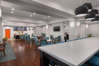 Hampton Inn Pleasanton - 1