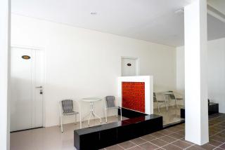 RedDoorz Plus near Pasar Gede Solo - 7