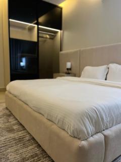 Modern 2BR Cinema Room Near Boulevard - 9