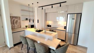 Zantis Executive Suites 401 - 4