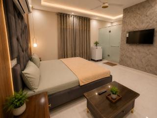 Keystone Luxury Apartments in DHA Phase 8 - 2