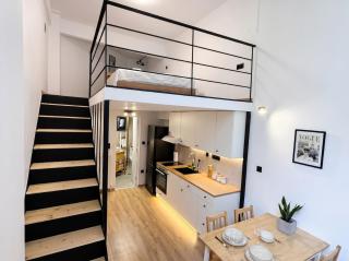 Martiou Urban Metro Loft w Private Entrance 2 min to Metro - 1