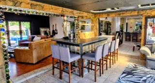Out of Africa - 5 Bedroom indoor outdoor living with 2 firepits and sunroom - 2