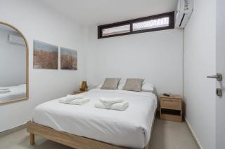 3BR Villa With Amazing Sea View And Pool - 7