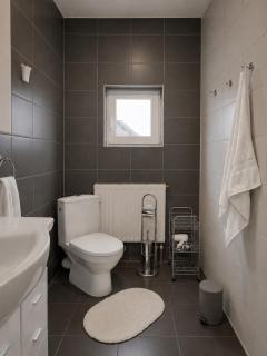 Bright Countryside Suite in a Large Rural Estate - 7