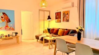Your Perfect City Escape - Bright and Elegant 2BR in the Historic Heart - 4