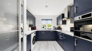 Red Robin - 2 Bedroom Holiday Home - Sageston - 8