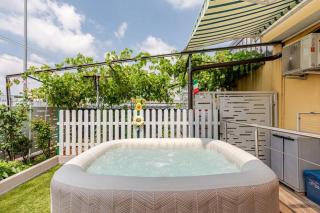 Aura Suite Garden Jacuzzi 10min Lake Garda - 2