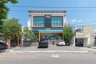 Sans Hotel Good Wish Semarang - 9
