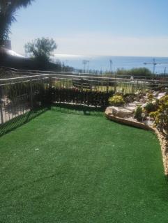 Bilocale con giardino, vista mare e parcheggio privato - 1