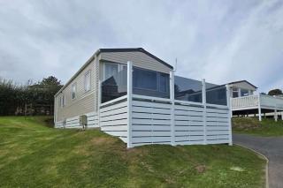 Cabin Sleeps 6 - WiFi Sea Views Parking Pets - 5