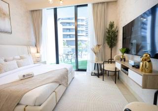 Premium Studio Steps from the Beach & Promenade - 1