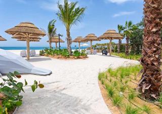 Premium Studio Steps from the Beach & Promenade - 5