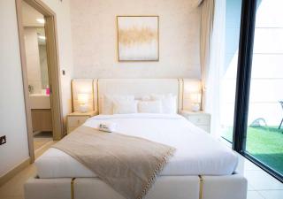 Premium Studio Steps from the Beach & Promenade - 9