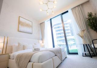 Premium Studio Steps from the Beach & Promenade - 2