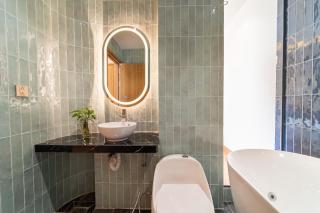Tan Binh House Hotel - 1