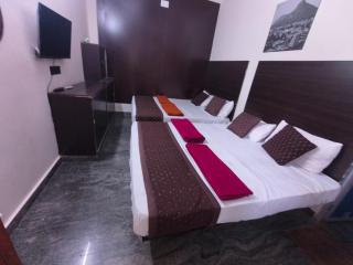 Shree chendur family residency non ac rooms - 0