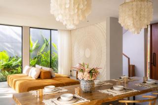 Glass House 2BR Villa in Rice Filed, Ubud - 5