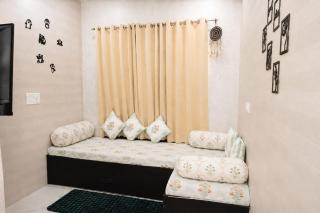 Modern 1BHK in Vaishali Nagar Couple Friendly WiFi - 9