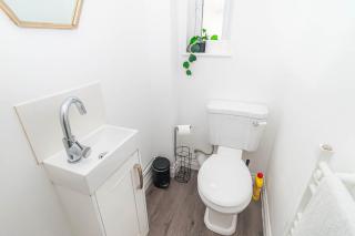 Cardiff Comfort 2 Bedroom Suites With Parking - 2
