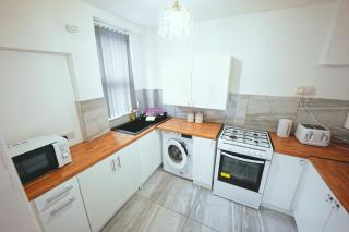 Upscale 3 BDR Modern Home in Anfield Liverpool - 9