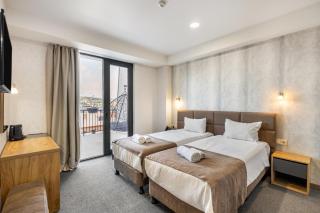 Brooch Boutique Hotel - 2